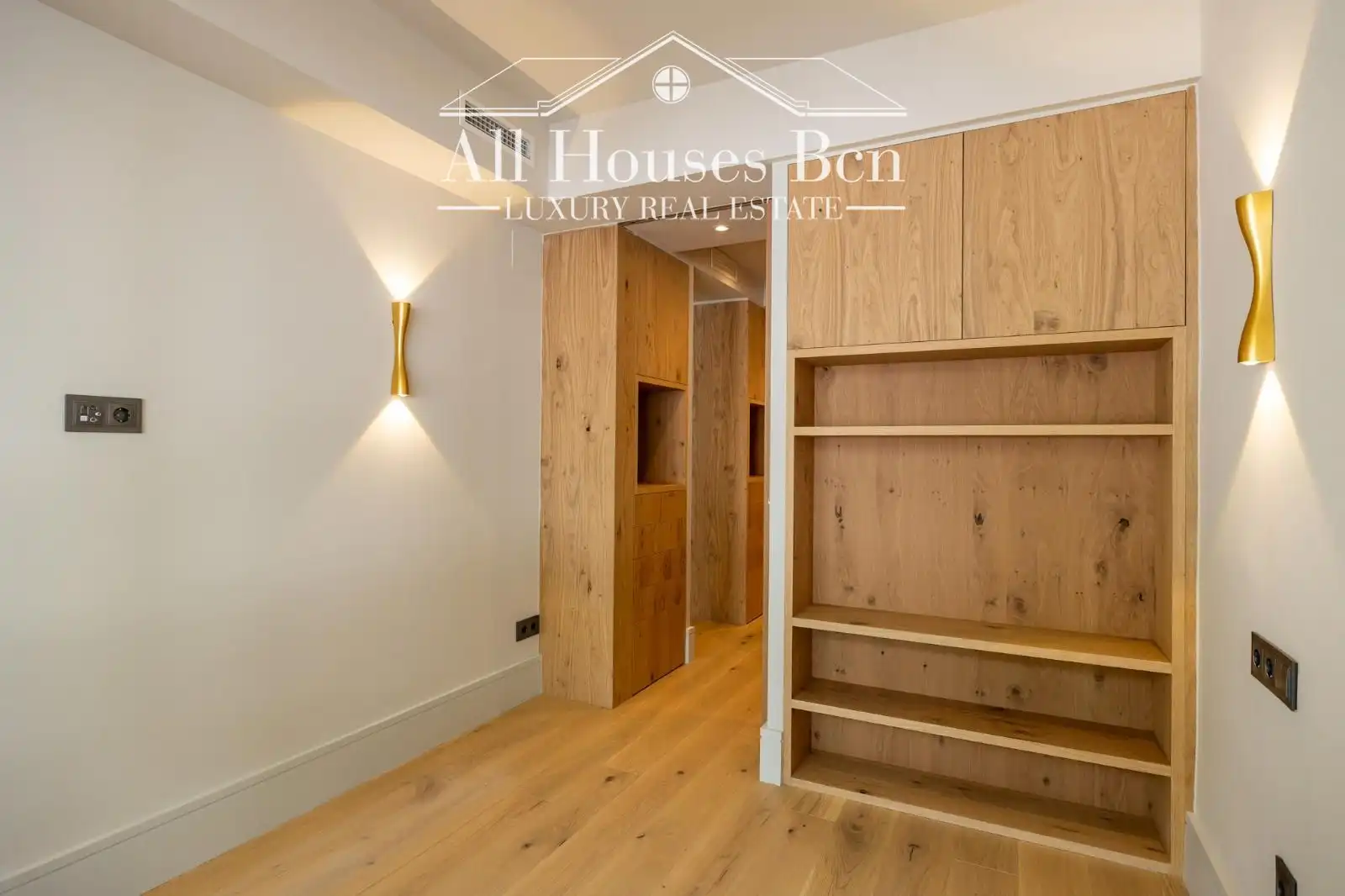 Bedroom of Flat for sale in Barcelona  with Air Conditioner, Heating and Parquet flooring