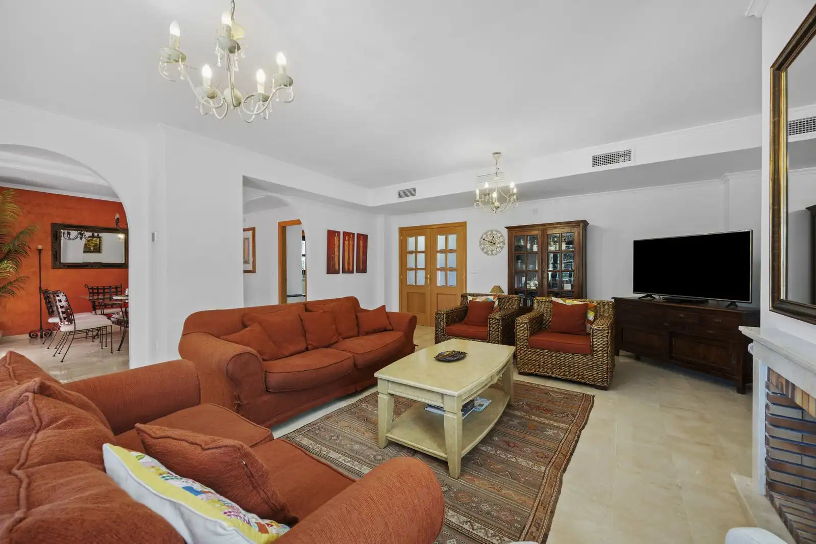Chalet con piscina en venta en San Pedro de Alcántara, imagen 4