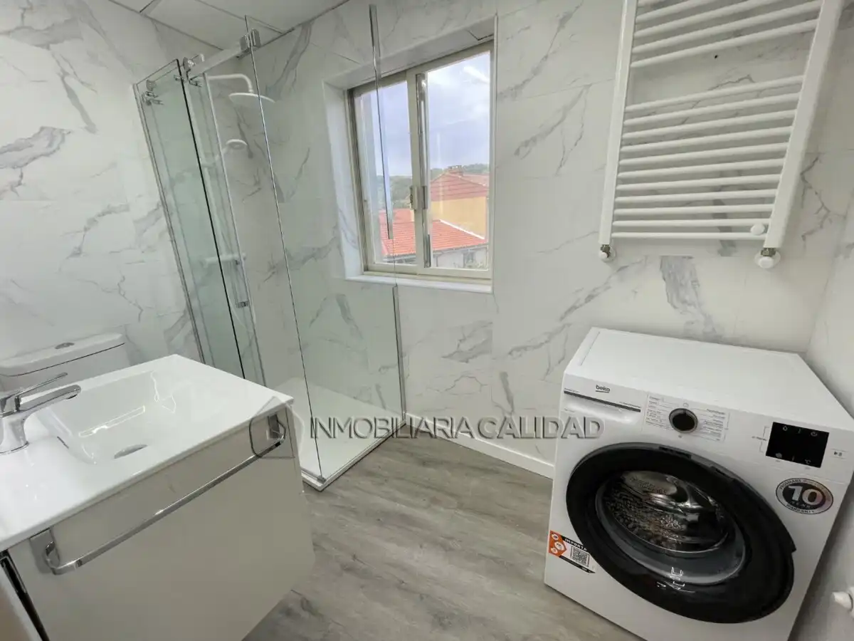 Bathroom of Flat for rent in Burgos  with Heating and Furnished