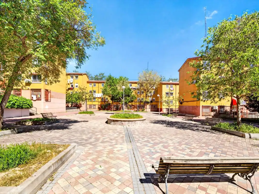 Vista exterior de Planta baja en venta en Madrid con Calefacción