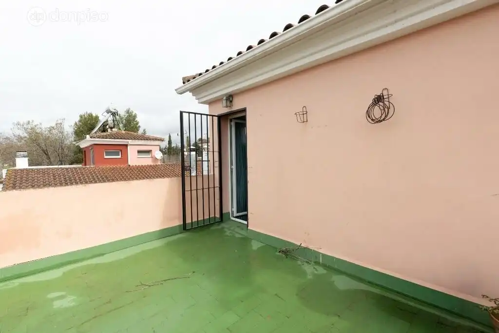 Terrassa de Casa adosada en venda en Granada amb Terrassa i Piscina comunitària