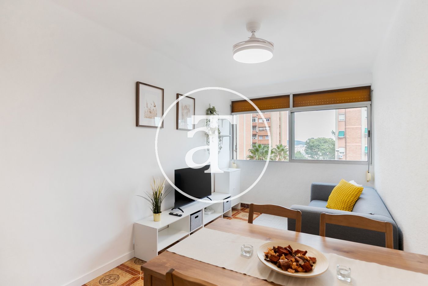 Exterior view of Flat to rent in Cornellà de Llobregat  with Furnished, Oven and Washing machine