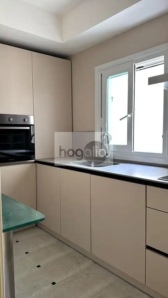 Küche von Wohnung zur Miete in Sevilla mit Klimaanlage und Terrasse