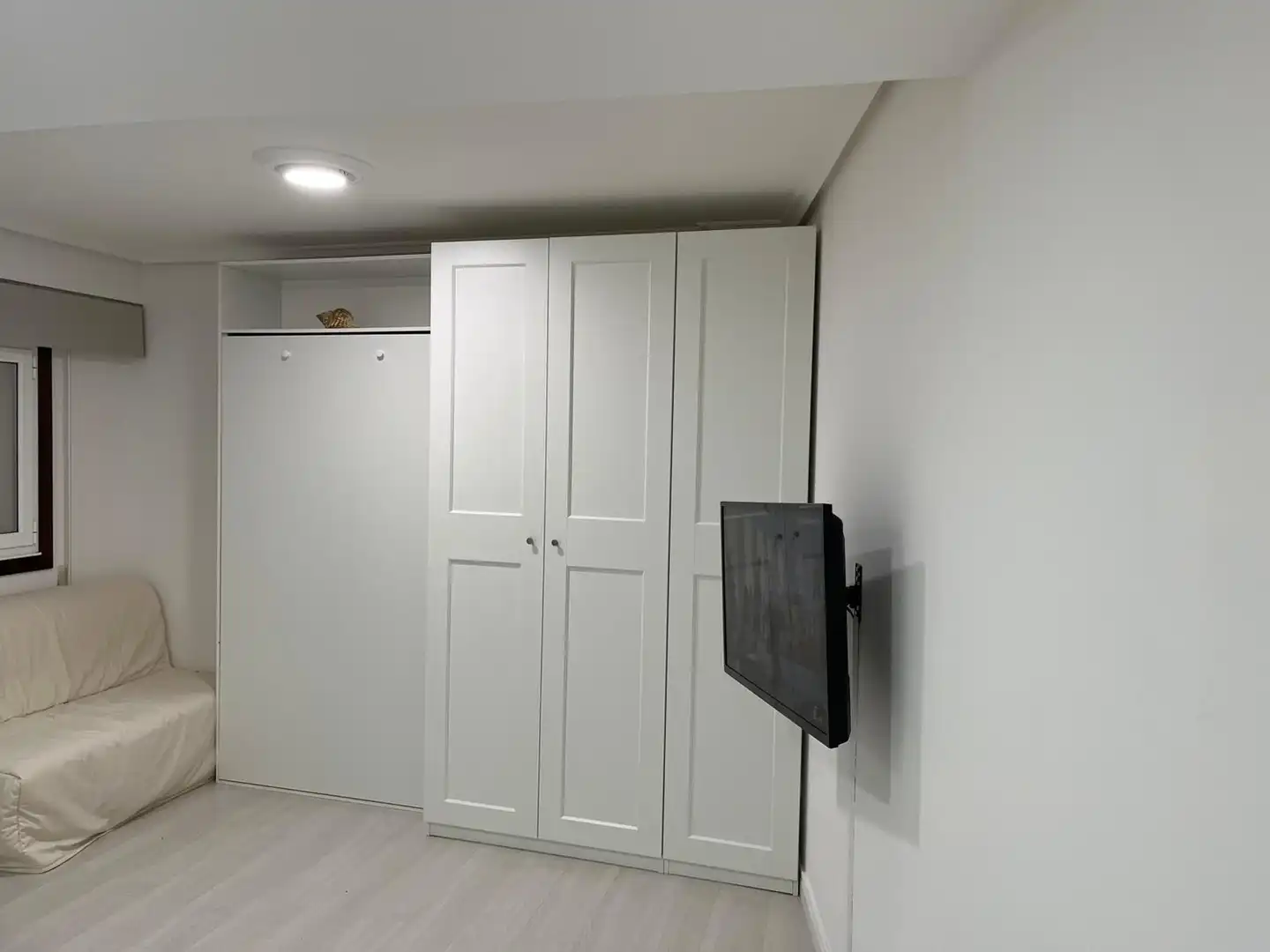 Dormitori de Planta baixa de lloguer en A Coruña Capital  amb Calefacció, Moblat i Forn