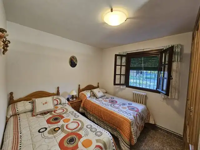 Dormitori de Casa o xalet en venda en Cuéllar amb Calefacció, Jardí privat i Traster