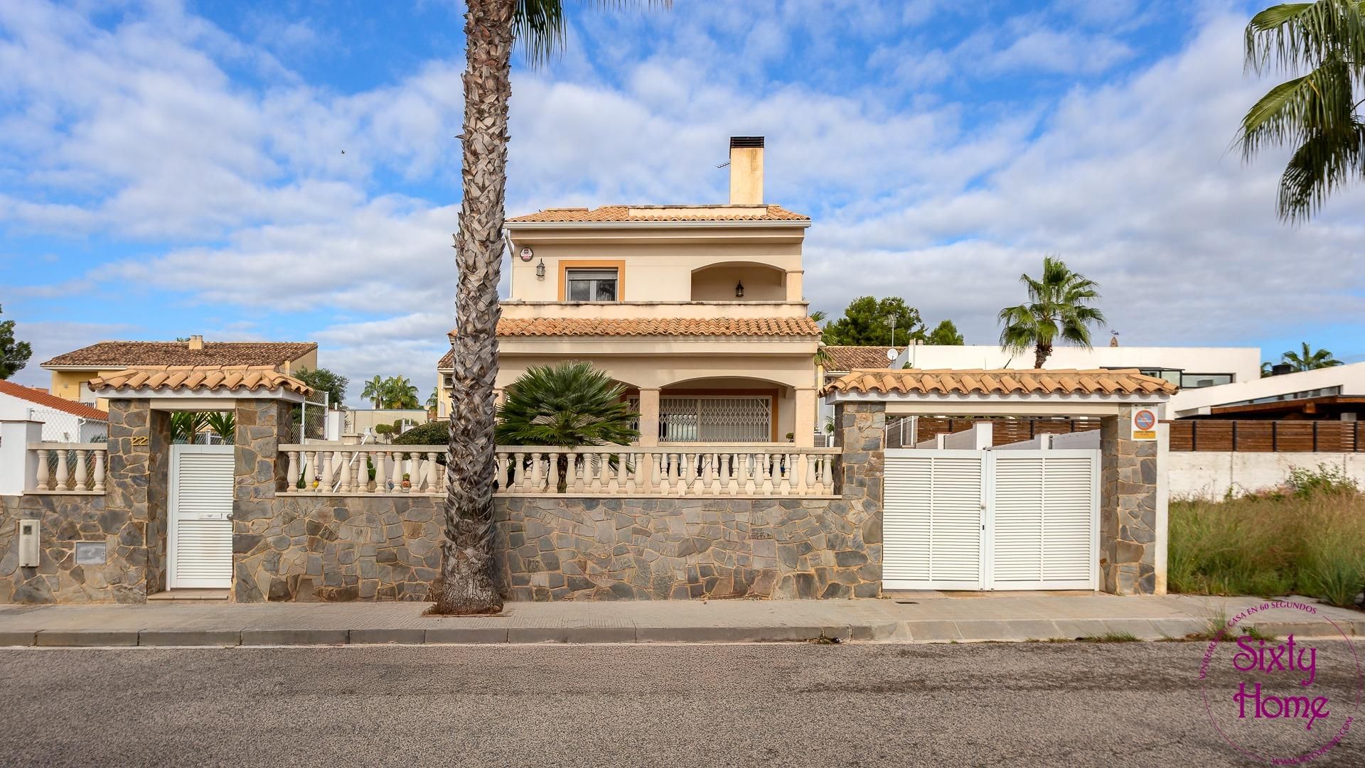 Exterior view of House or chalet for sale in Creixell  with Heating, Private garden and Terrace