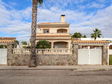 Villa avec balcon à vendre à Carrer VINYA DE LA 22