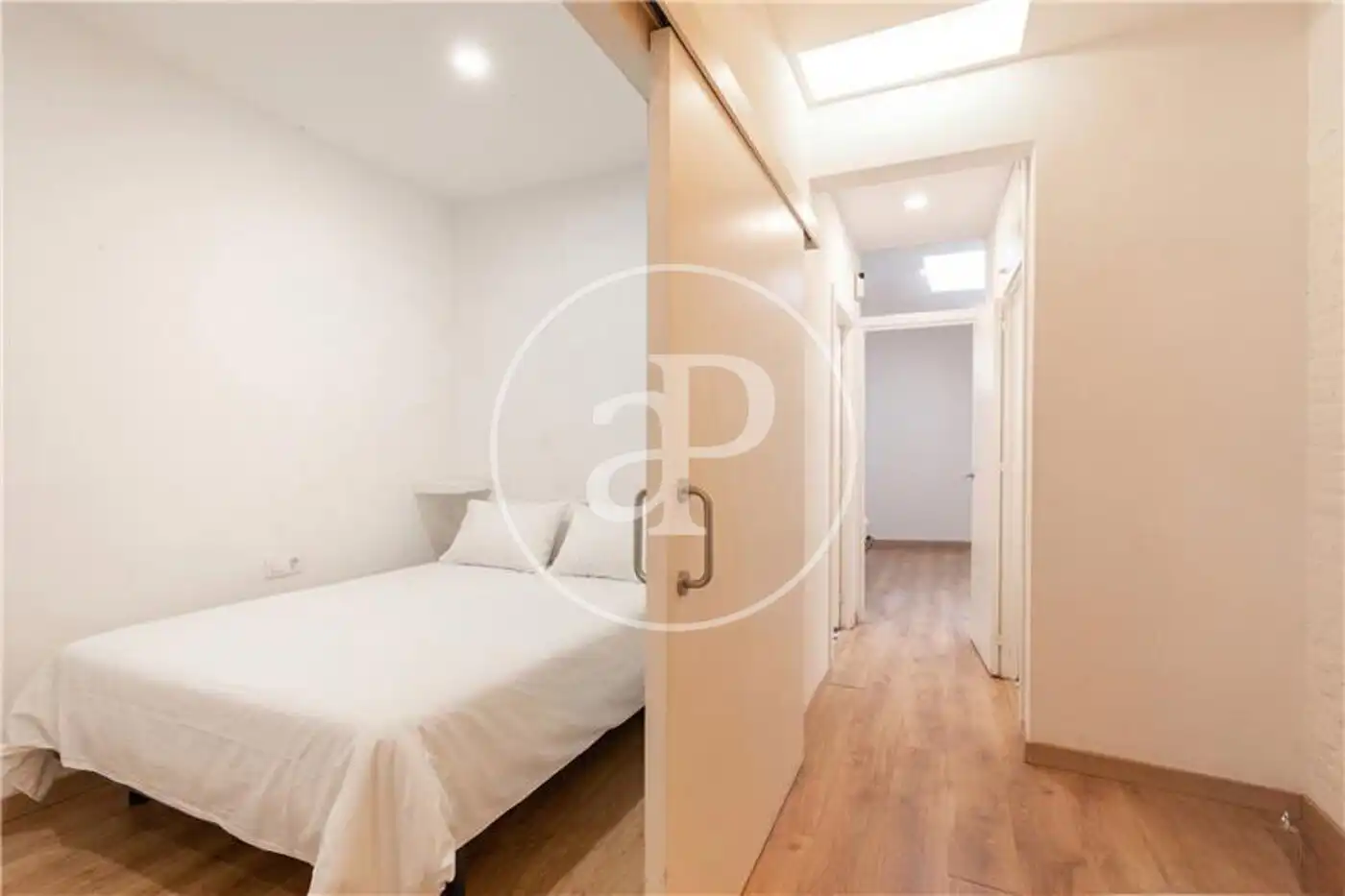 Schlafzimmer von Wohnung zum Verkauf in Barcelona mit Heizung, Möbliert und Balkon