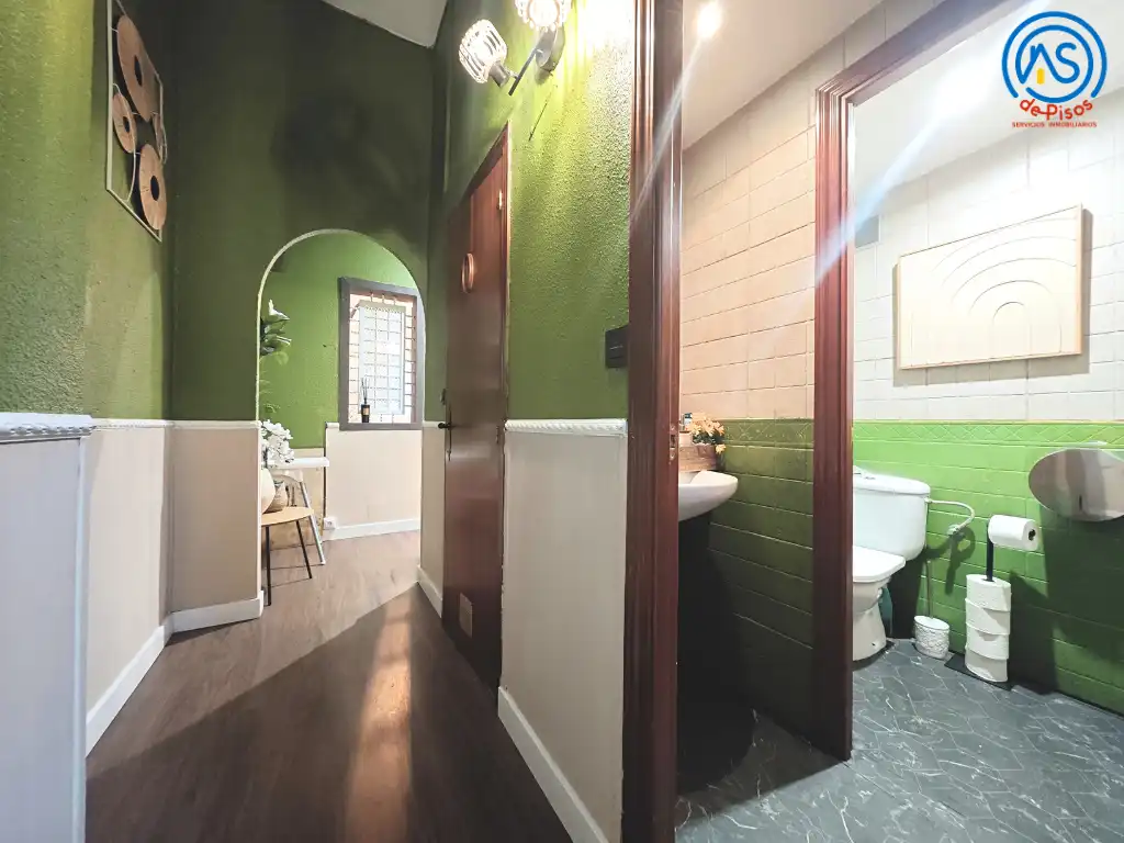 Baño de Local en traspaso en Zaragoza con Aire acondicionado, Calefacción y Parquet