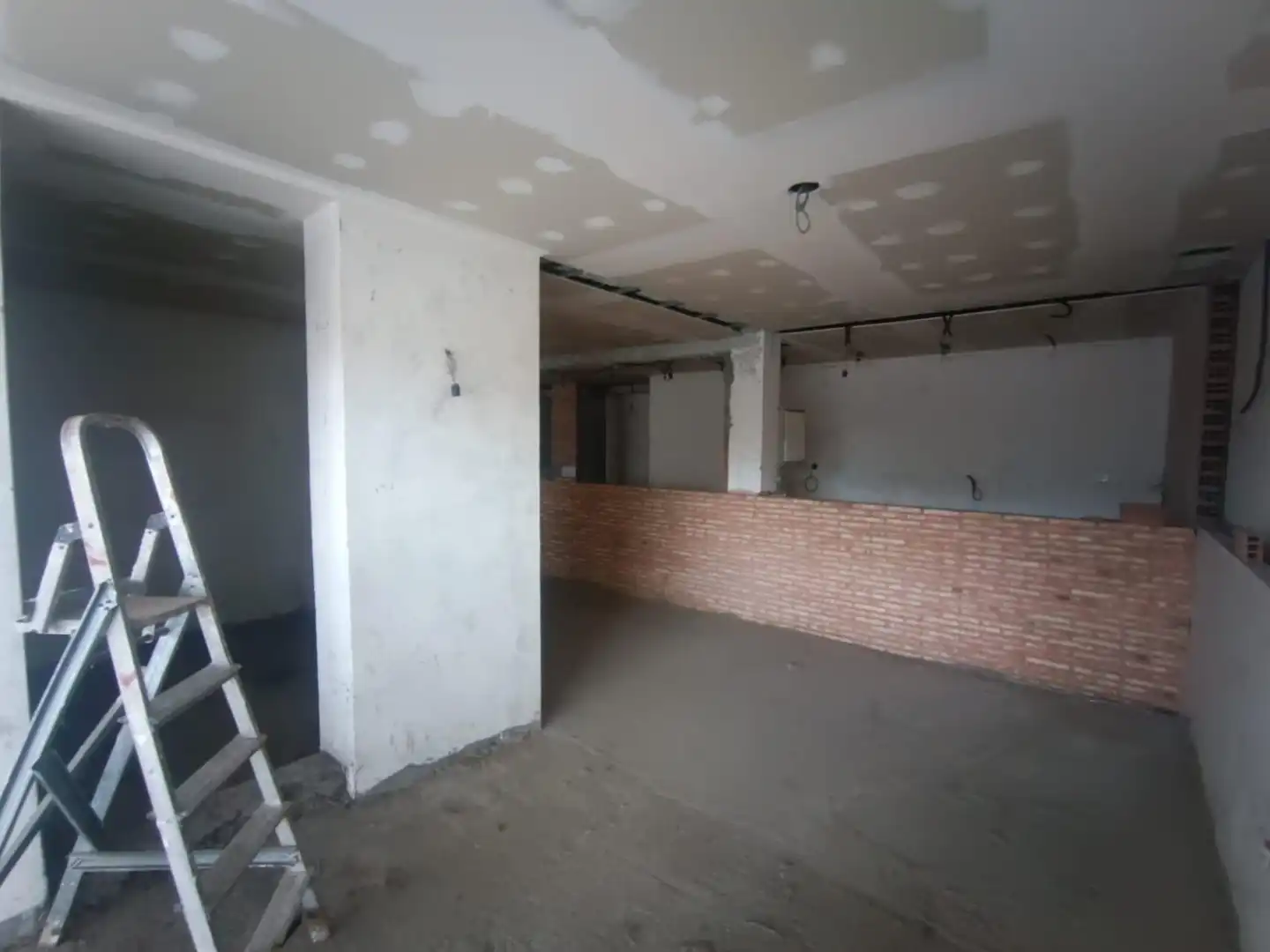 Business premises for sale in Simón Bolívar 1