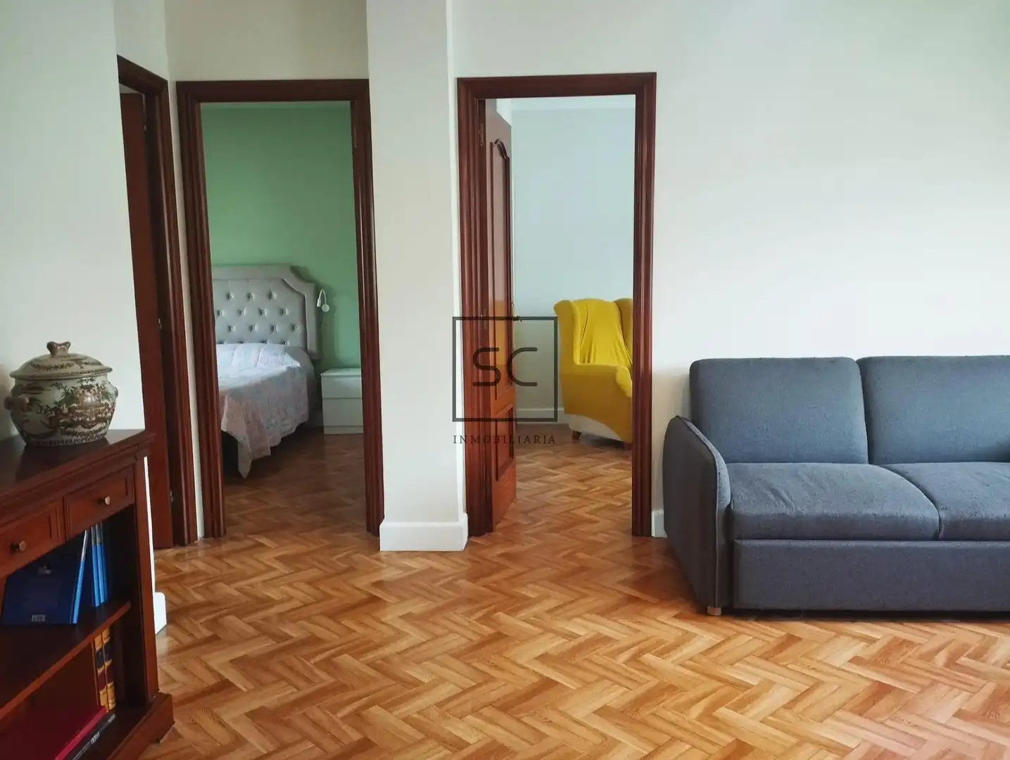 Sala d'estar de Pis en venda en Ferrol amb Calefacció i Moblat