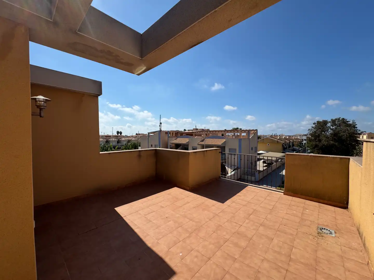 Terrassa de Casa adosada en venda en Pilar de la Horadada amb Aire condicionat, Jardí privat i Terrassa