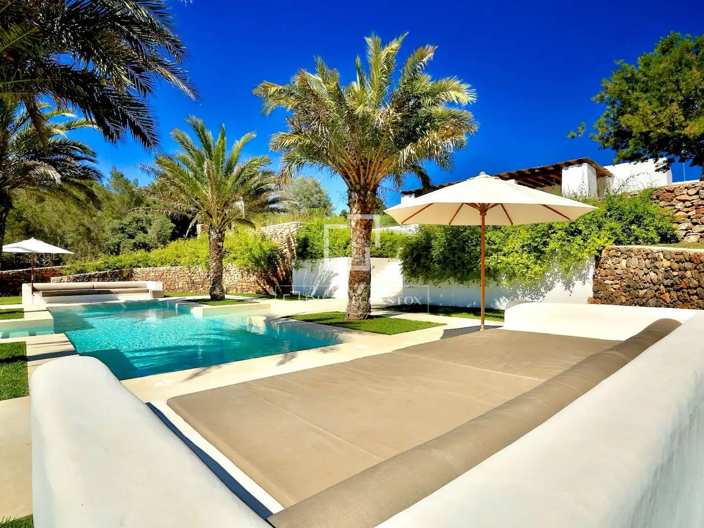 Swimming pool of Country homes for sale in Santa Eulària des Riu  with Air Conditioner, Heating and Private garden