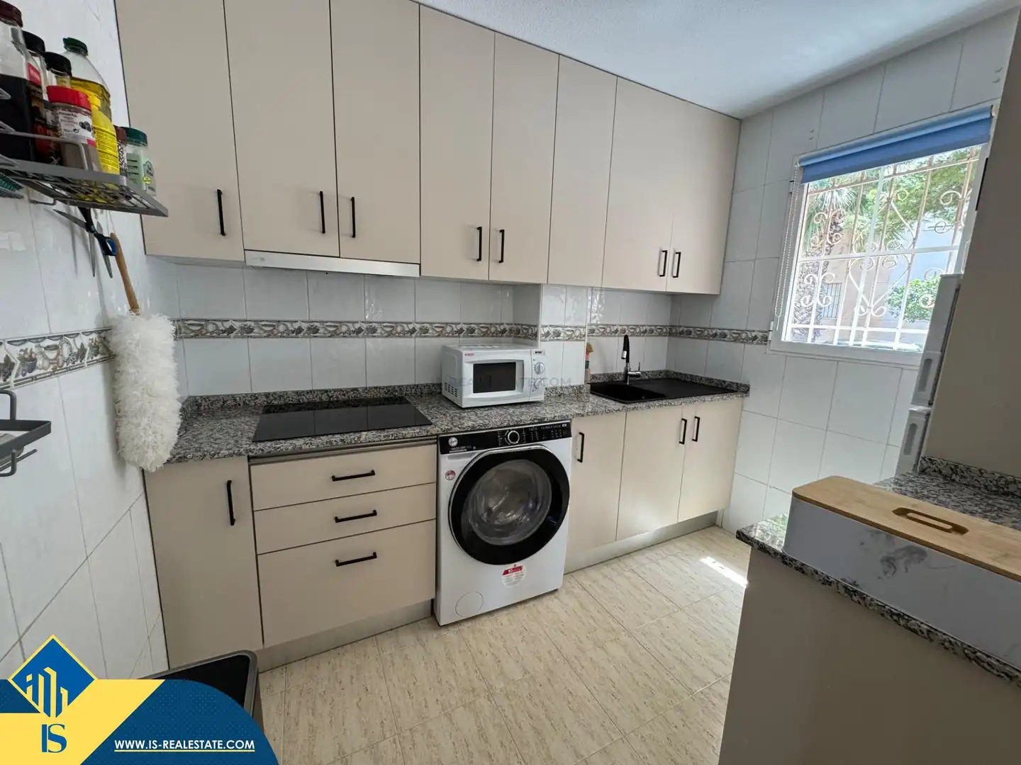 Cuina de Casa o xalet en venda en Torrevieja amb Aire condicionat, Terrassa i Traster