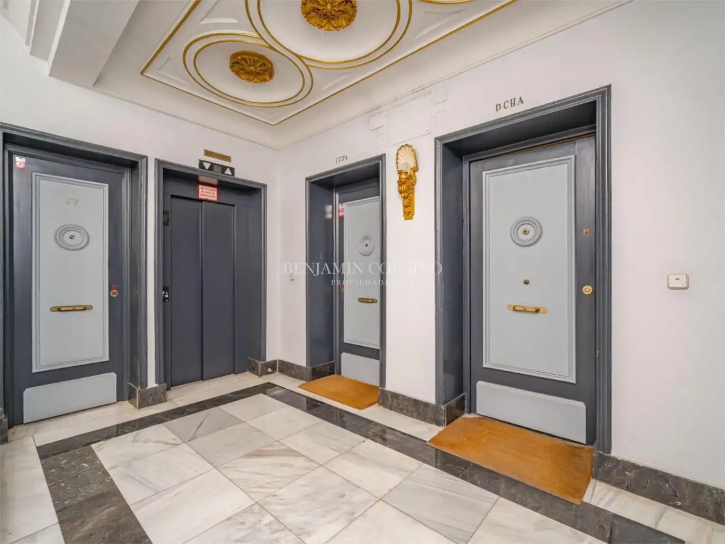 Piso en venta en Madrid con Balcón