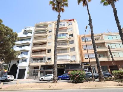 Vista exterior de Apartament en venda en Torrevieja amb Aire condicionat