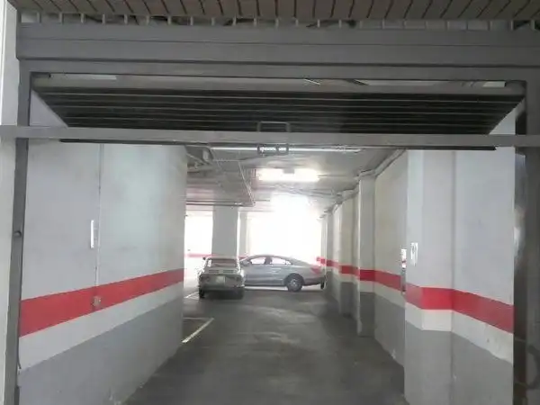 Garaje de alquiler en Carrer d'Arizala, 9, Sants-Badal
