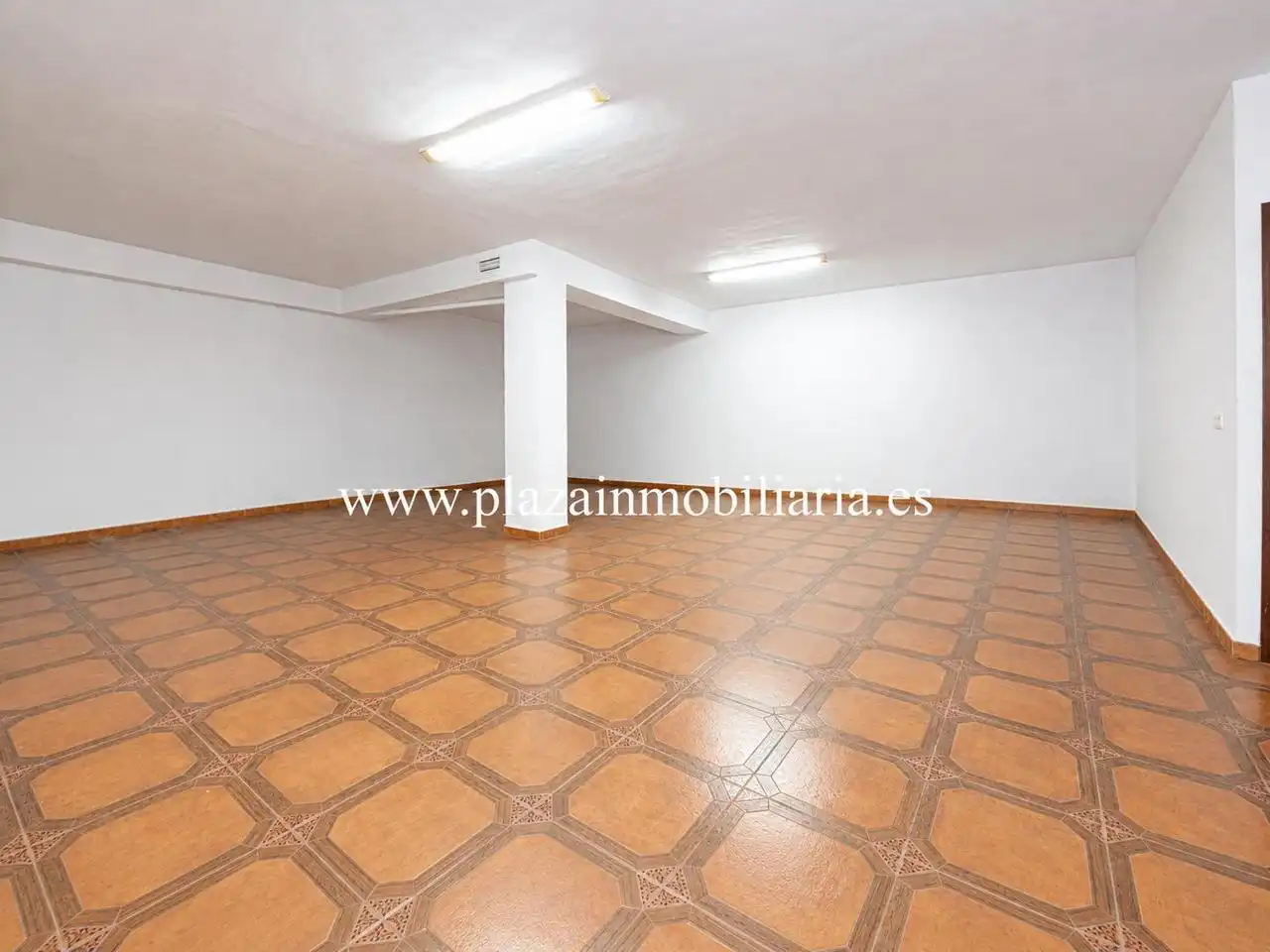 Casa amb balcó en venda a Jardin Lucena, imagen 33