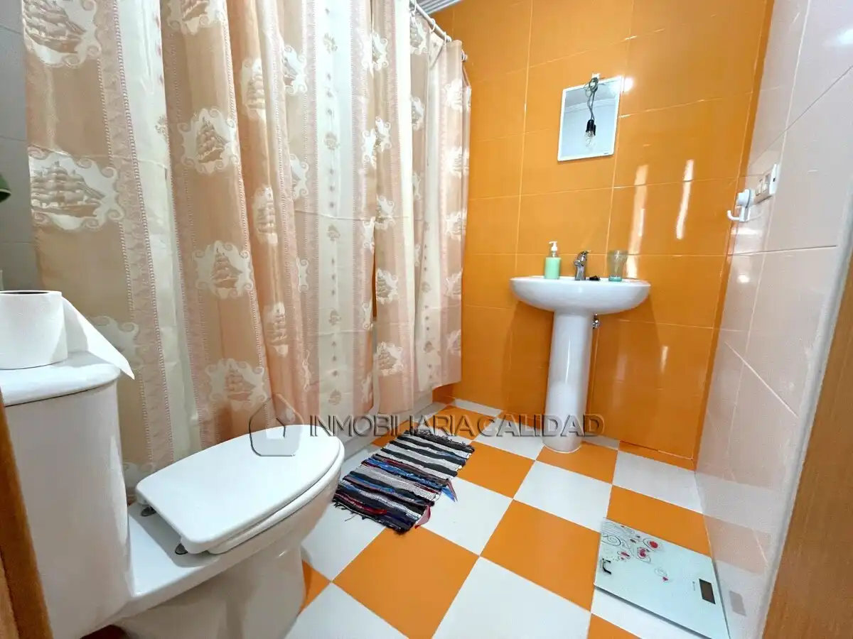 Bathroom of Flat for rent in Burgos  with Heating and Furnished