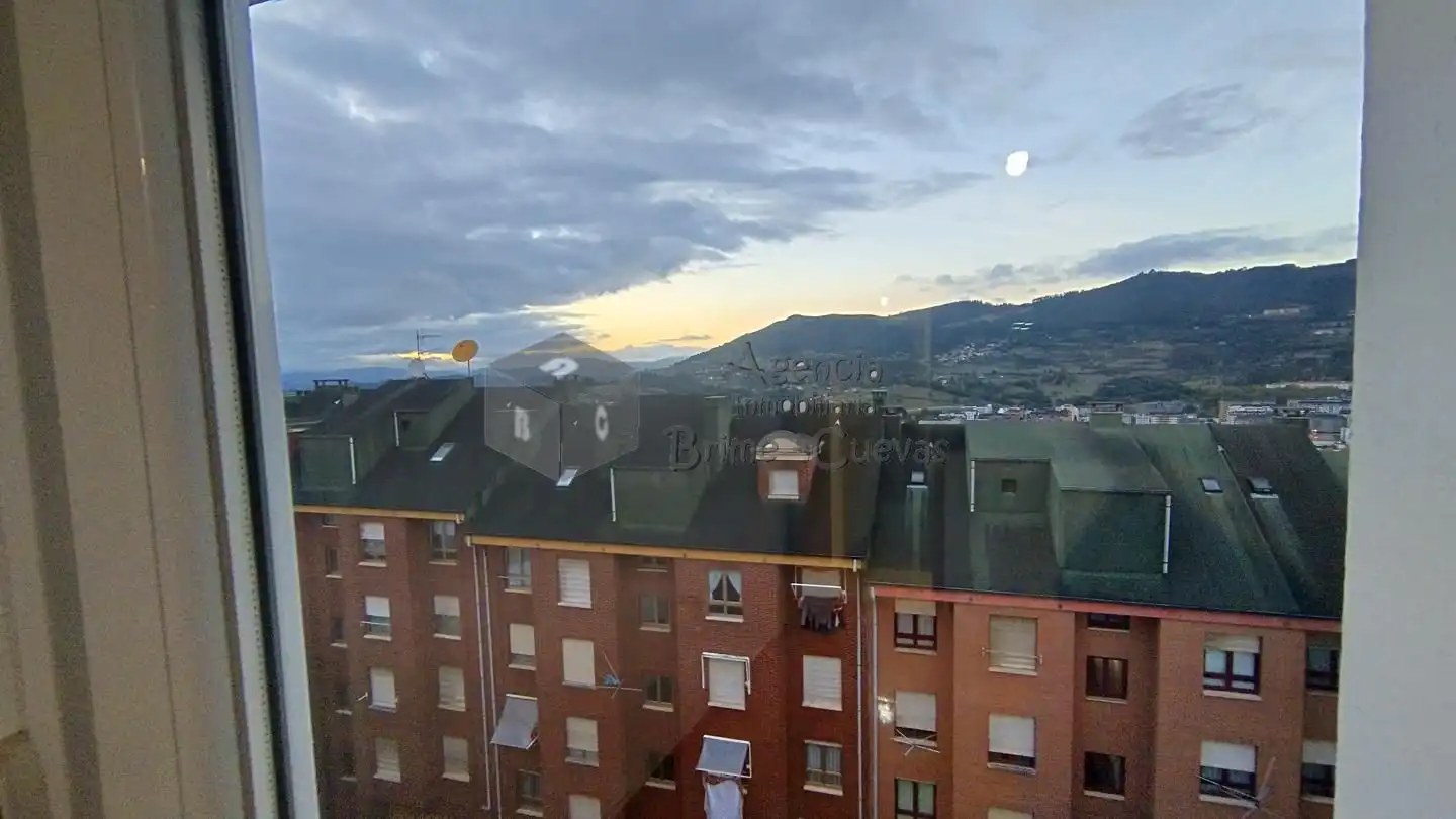 Außenansicht von Wohnung zum Verkauf in Oviedo  mit Heizung