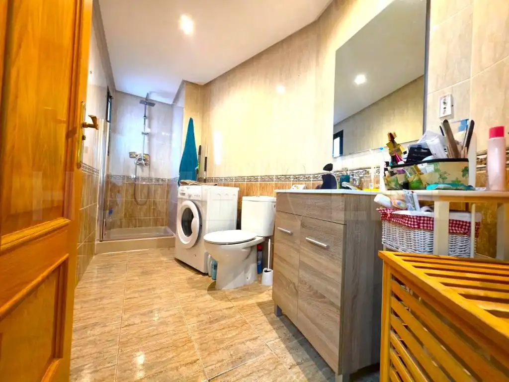 Baño de Apartamento en venta en Torremolinos con Aire acondicionado y Amueblado
