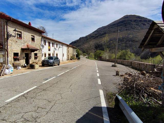 Casa adosada en Venta en Barrio de Puente Pumar en Polaciones