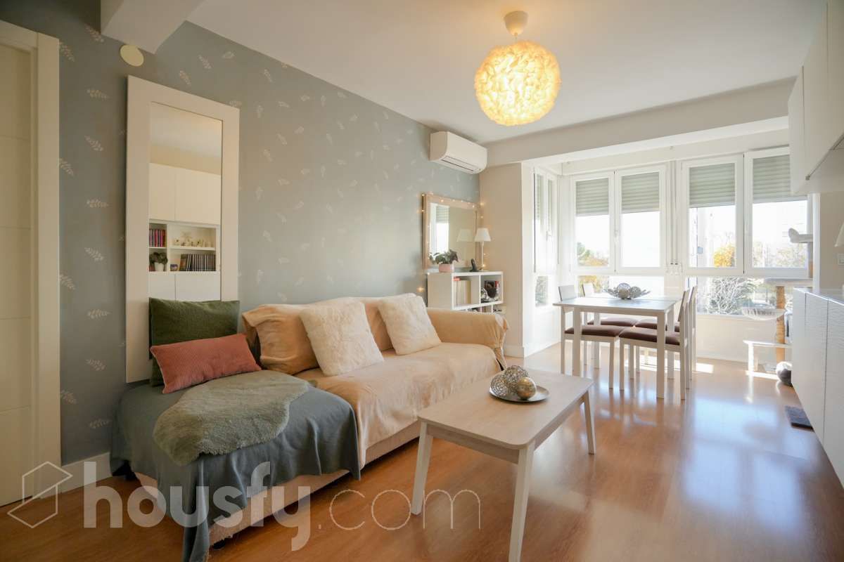 Sala d'estar de Pis en venda en  Madrid Capital amb Aire condicionat, Calefacció i Balcó