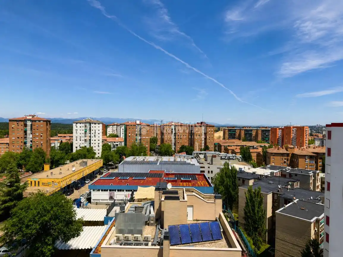 Vista exterior de Piso en venta en Madrid