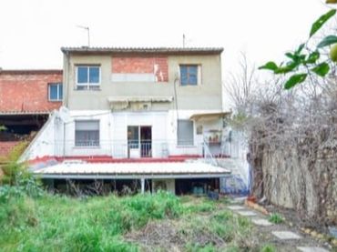Casa amb balcó en venda a Castelló de Rugat
