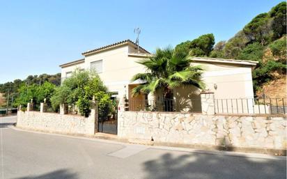 Vista exterior de Casa o xalet en venda en Lloret de Mar amb Calefacció, Jardí privat i Terrassa