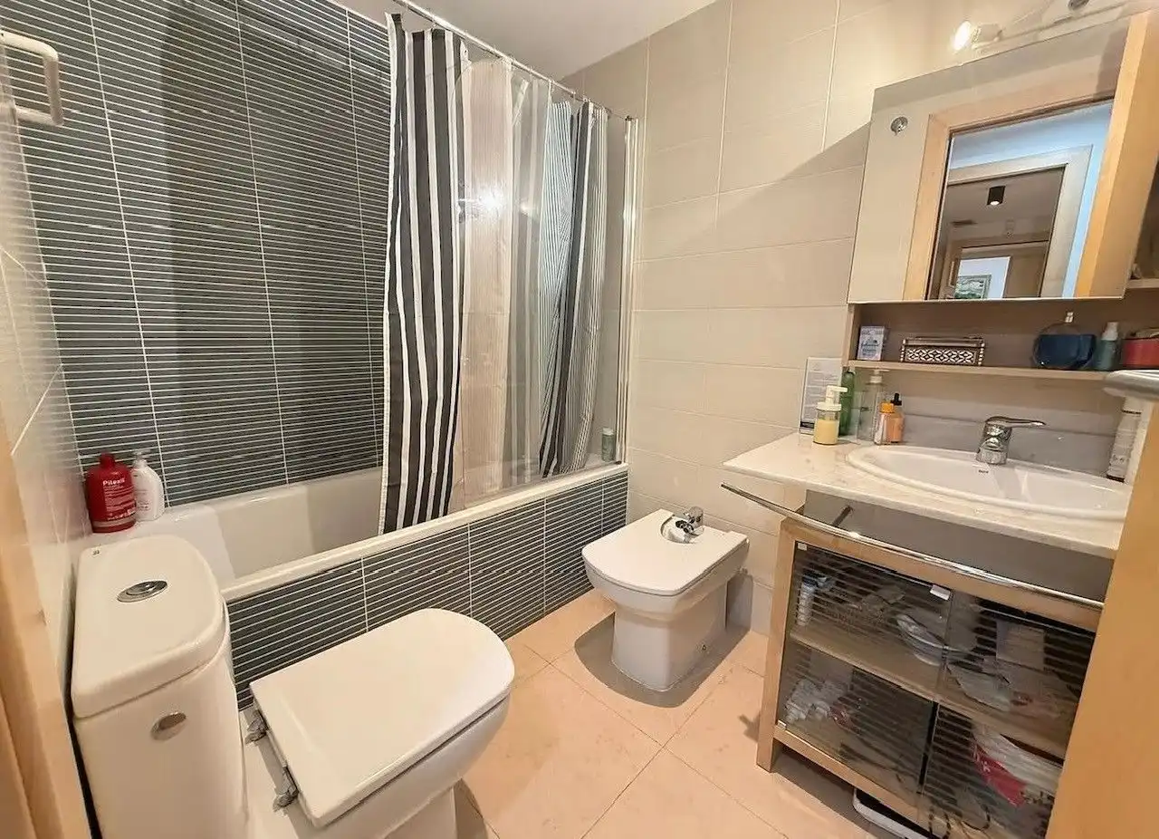 Baño de Apartamento en venta en Lloret de Mar con Aire acondicionado, Calefacción y Terraza