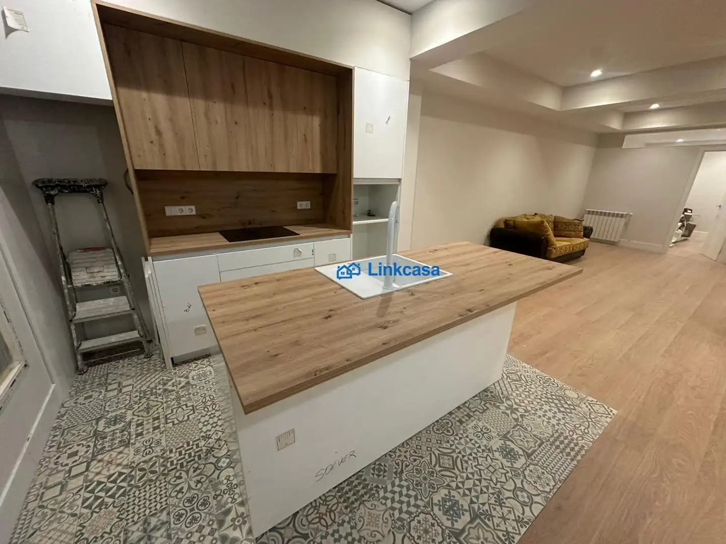 Cuina de Local en venda en Madrid amb Aire condicionat i Moblat