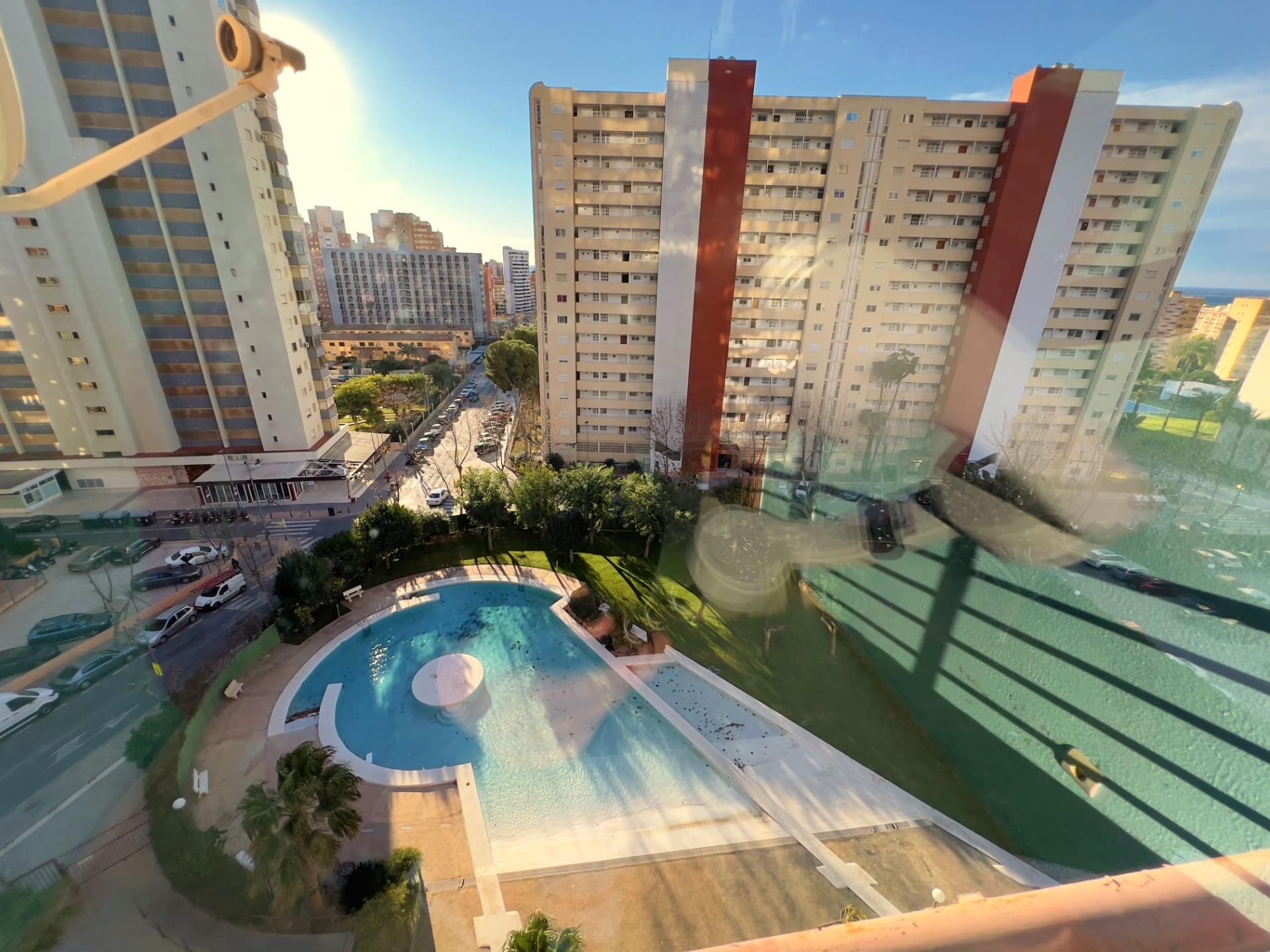 Piscina de Apartament en venda en Benidorm amb Jardí privat, Terrassa i Piscina comunitària