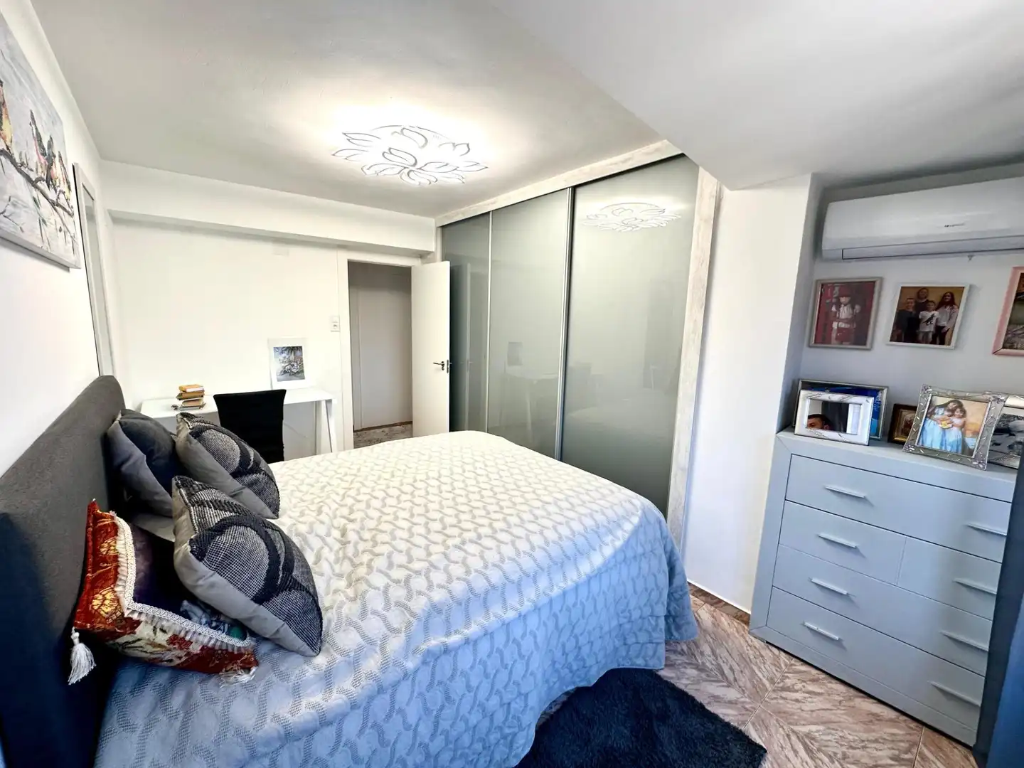 Dormitori de Apartament en venda en Alicante / Alacant amb Aire condicionat, Calefacció i Terrassa