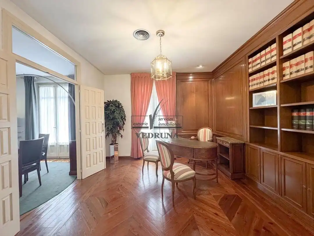 Office space with lift for sale in Paseo de Sagasta, imagen 3