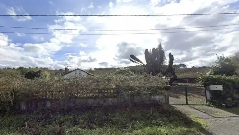 Casa amb jardí en venda a Queis
