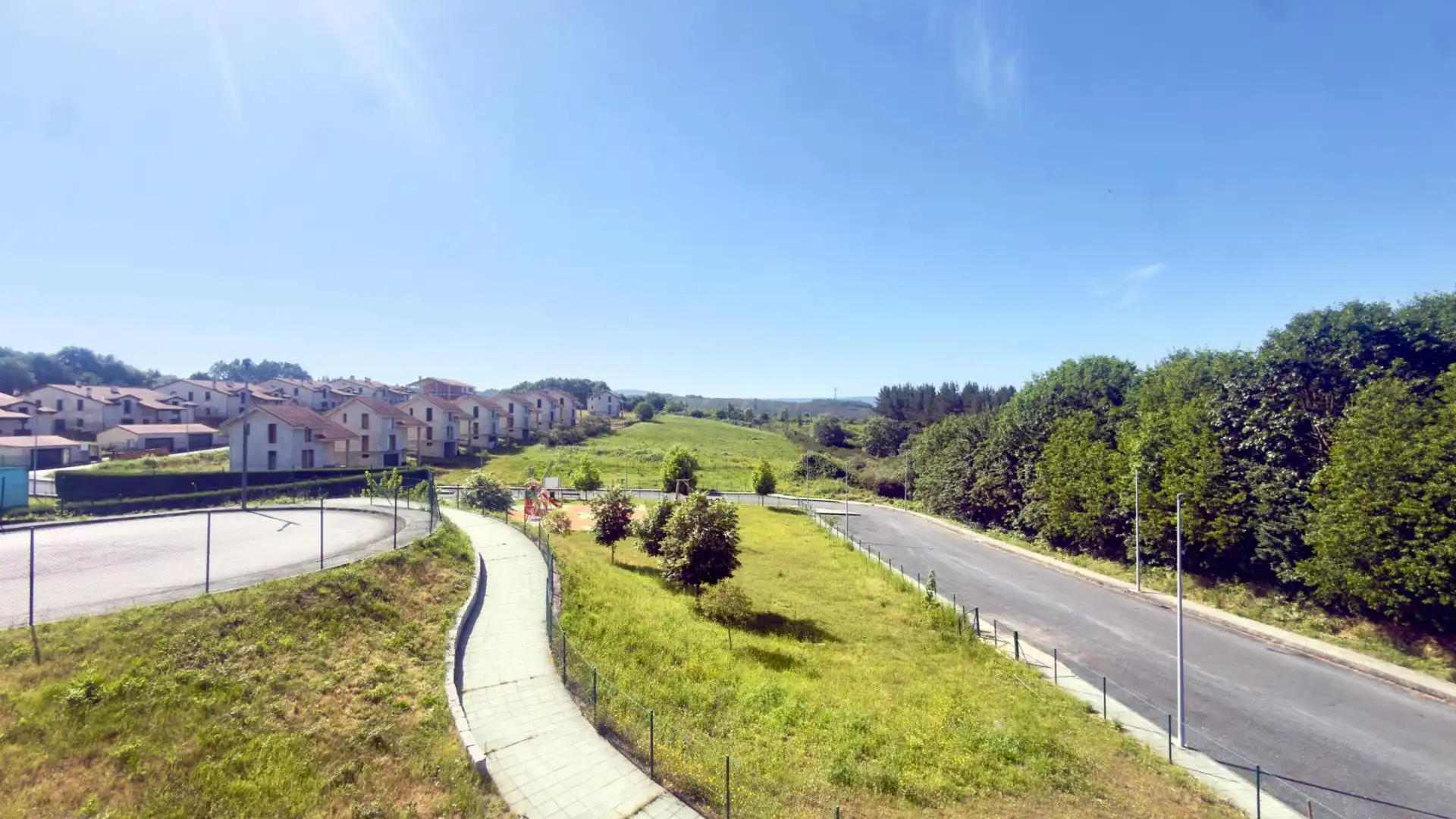 Casa adosada en venta en A Merca   con Calefacción, Jardín privado y Terraza