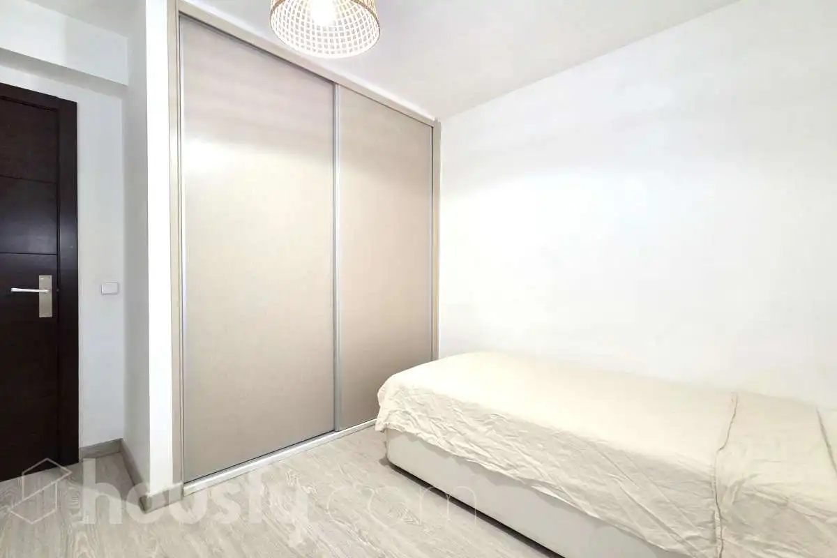 Schlafzimmer von Wohnung zur Miete in Madrid mit Klimaanlage, Heizung und Möbliert