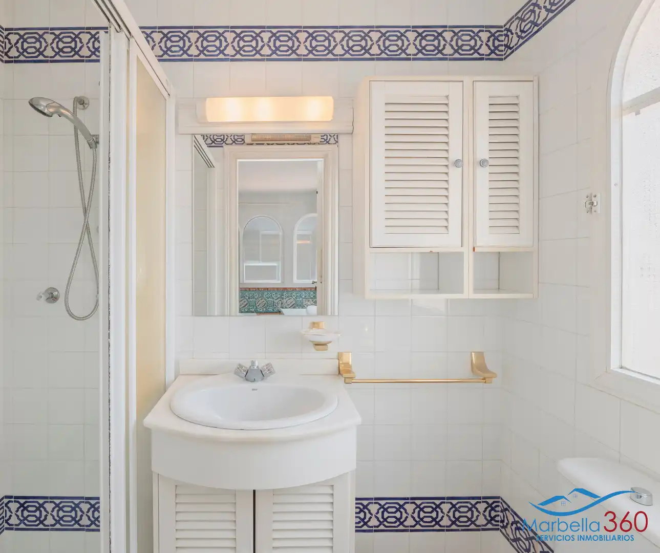 Baño de Casa o chalet en venta en Marbella con Aire acondicionado, Jardín privado y Terraza