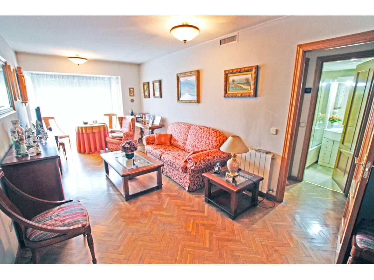 Sala de estar de Piso en venta en  Madrid Capital con Aire acondicionado, Calefacción y Parquet
