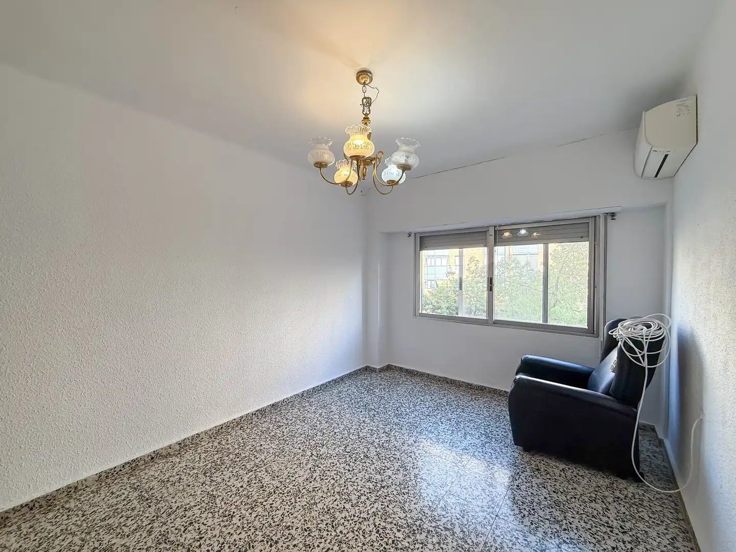 Habitación de Piso en venta en Valencia con Balcón