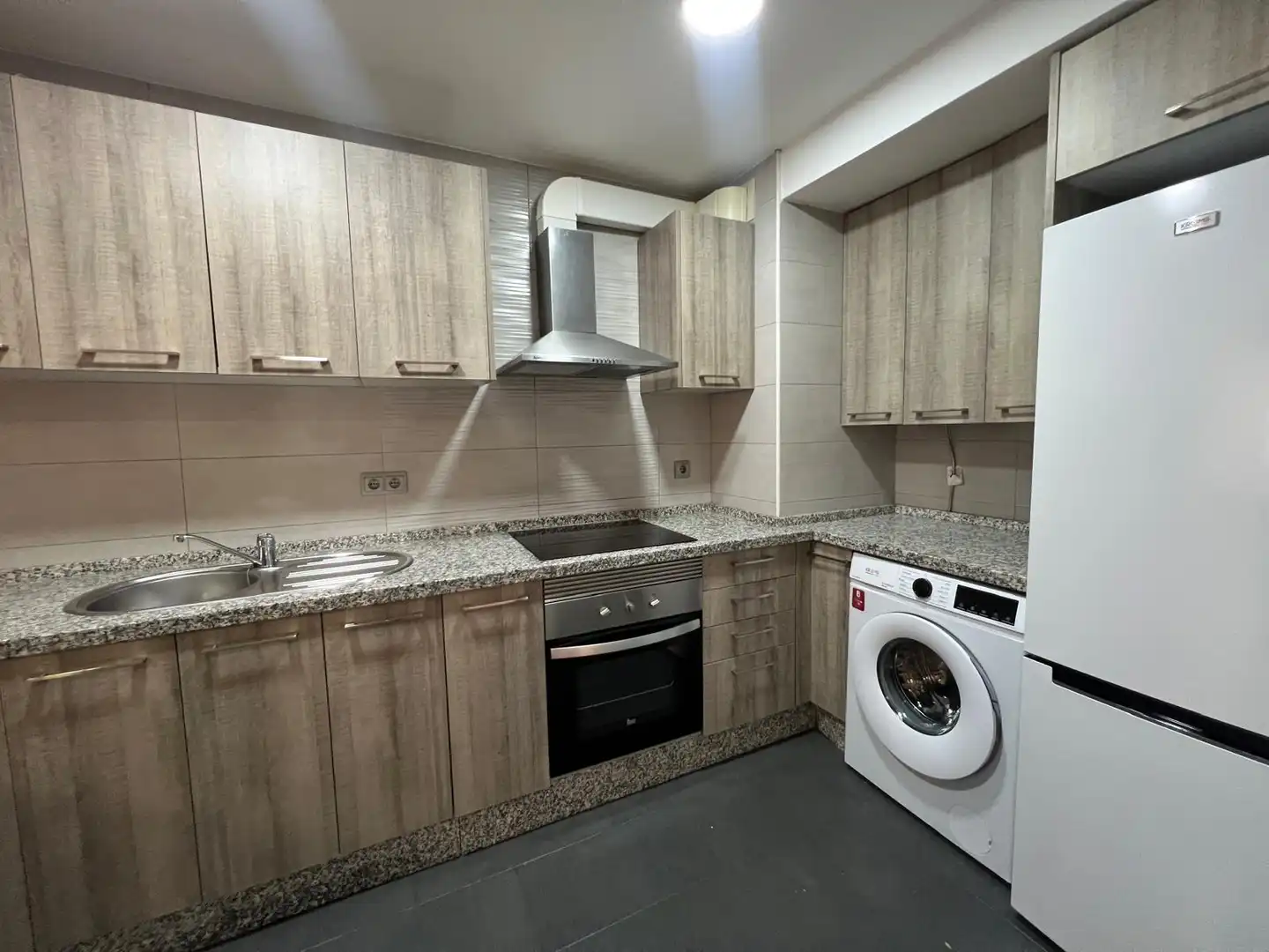 Küche von Wohnung zur Miete in Córdoba mit Klimaanlage, Terrasse und Möbliert