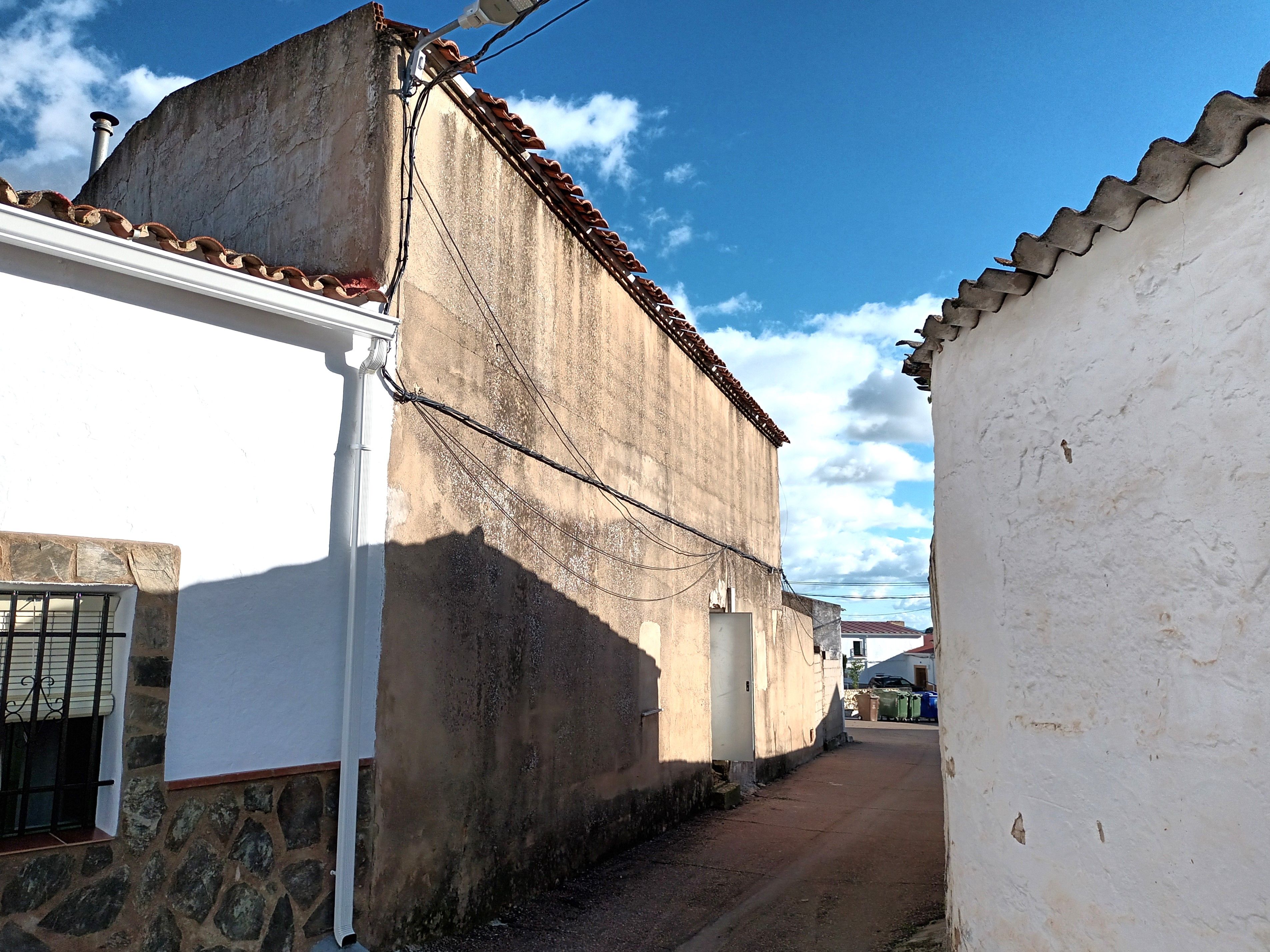 Exterior view of Single-family semi-detached for sale in Mirandilla