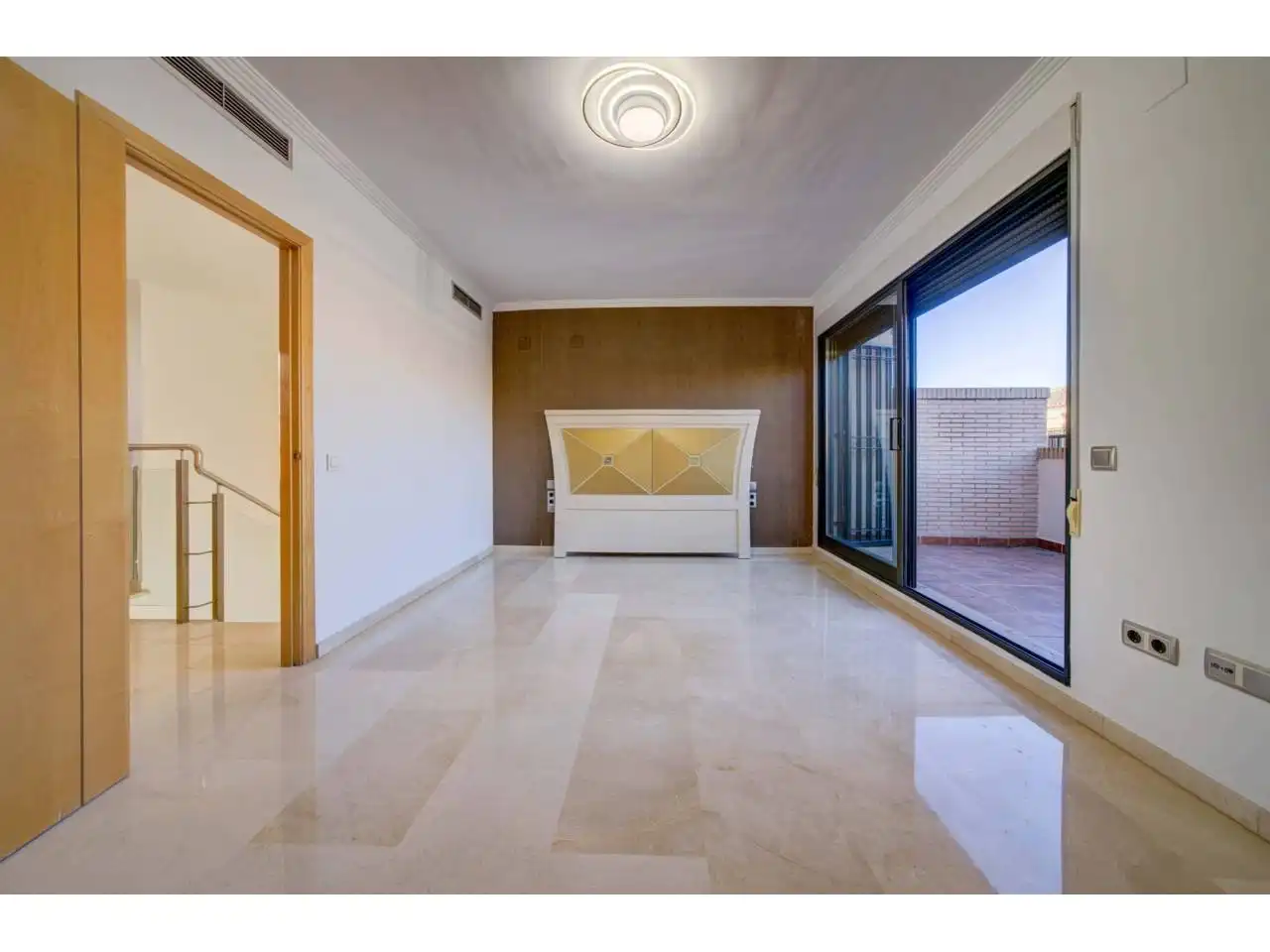 Casa adosada en venta en Valencia con Aire acondicionado, Calefacción y Terraza