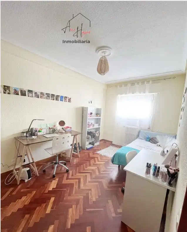 Bedroom of Flat for rent in Salamanca  with Heating, Parquet flooring and Terrace