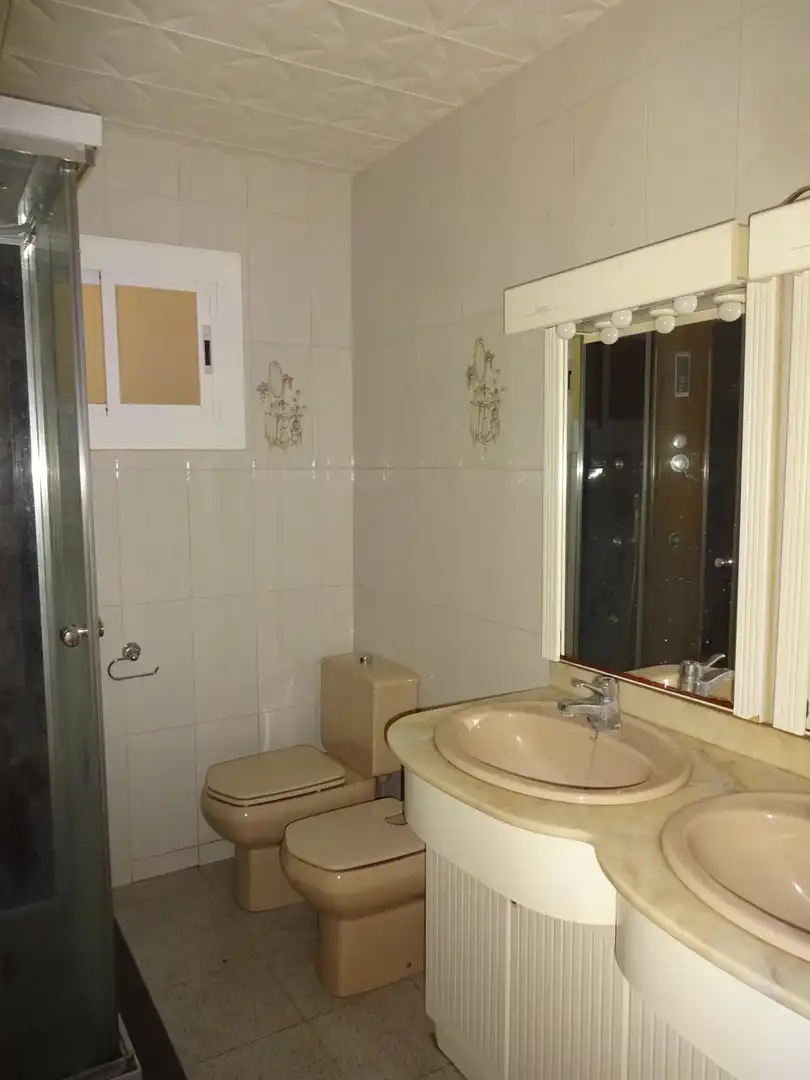 Baño de Piso en venta en Mataró con Calefacción