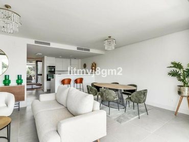 Erdgeschosswohnung mit Aufzug zum Verkauf in Elviria - Cabopino