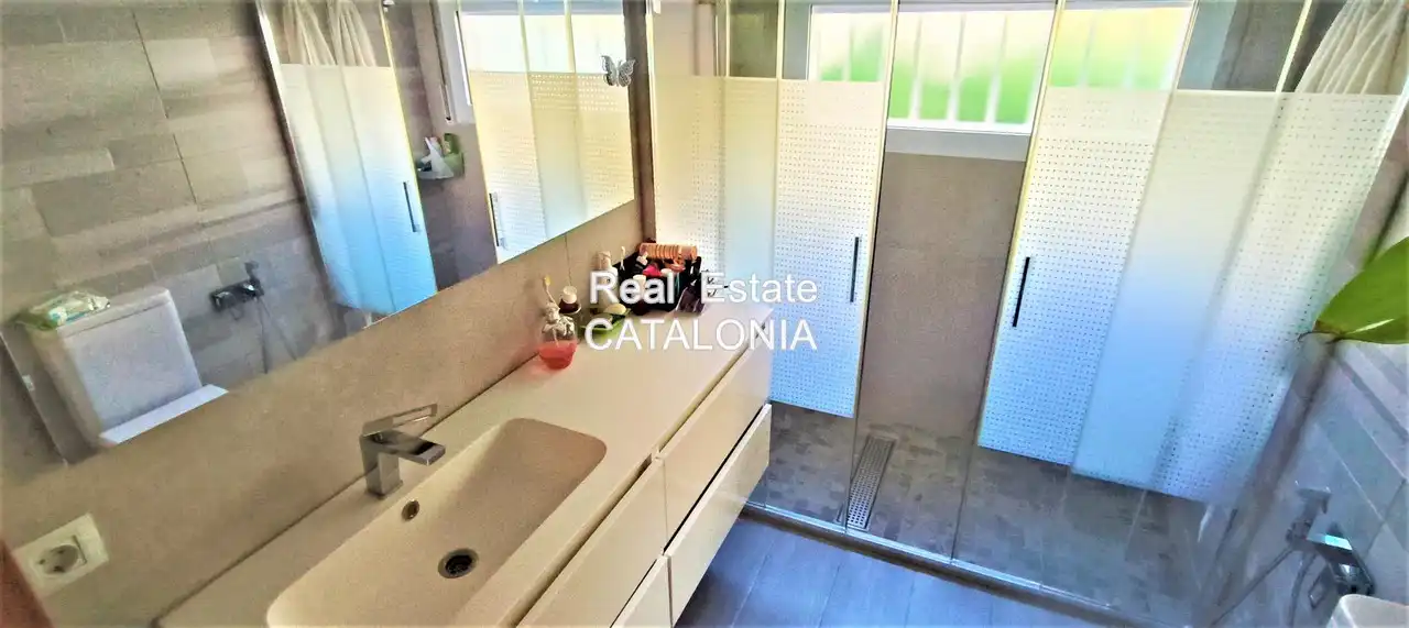 Bathroom of Houses for sale in Lloret de Mar  with Air Conditioner, Heating and Private garden