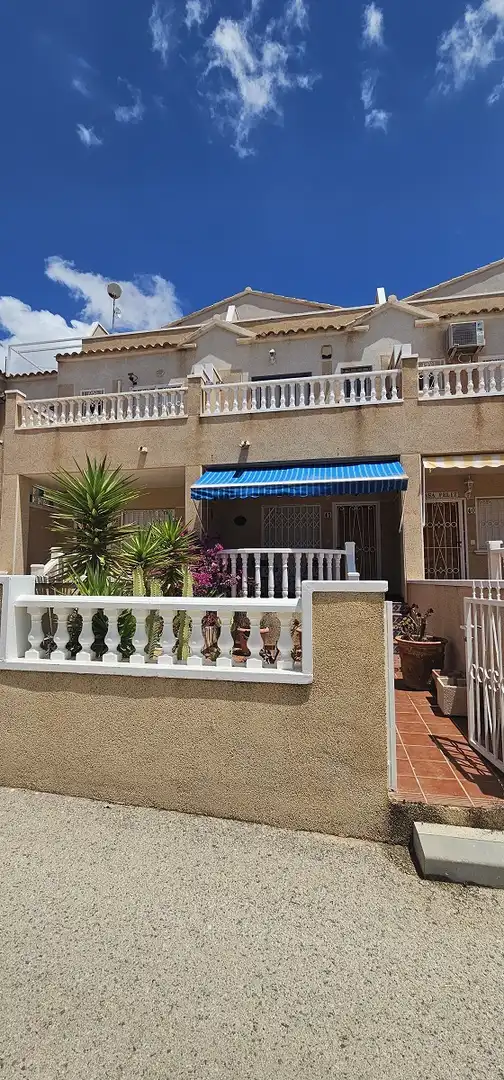 Jardín de Dúplex en venta en Orihuela con Terraza, Piscina y Amueblado