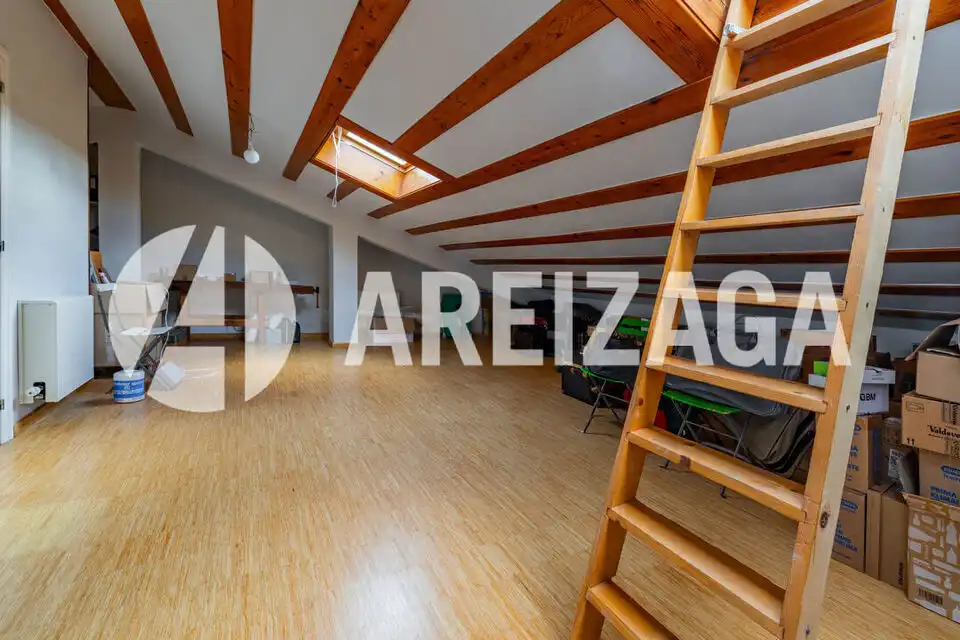 Piso en venta en Donostia - San Sebastián  con Calefacción, Terraza y Trastero